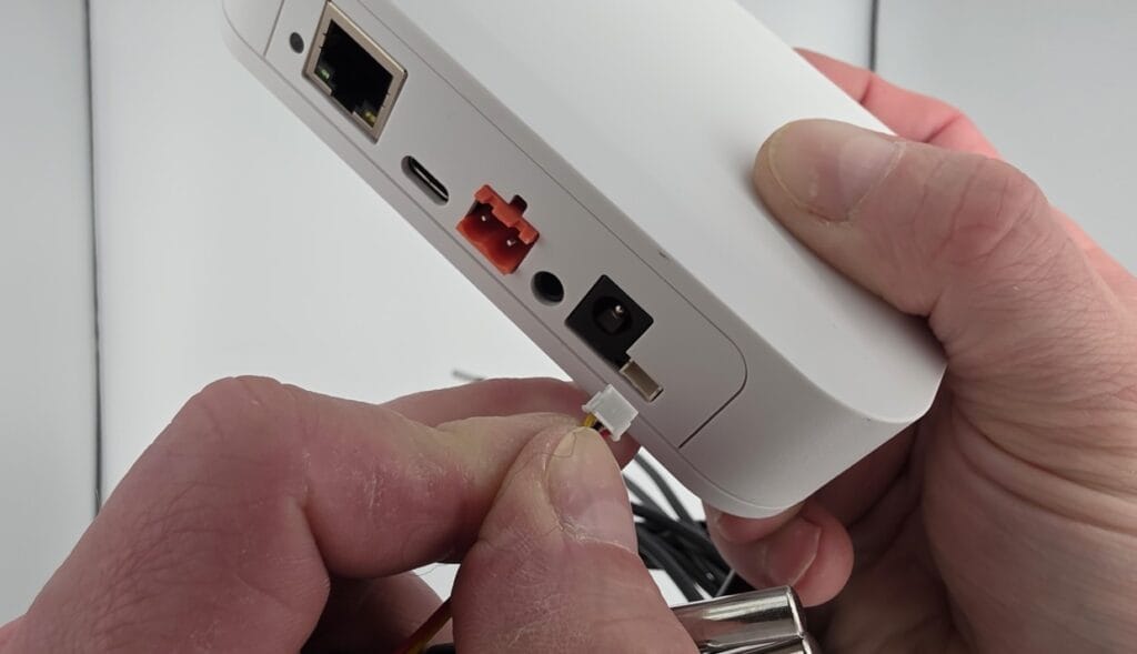 Inserting the JST cable