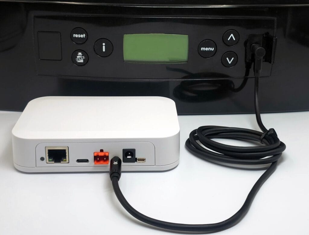 BBQKees Electronics EMS Gateway E32 V2 connected via EMS service cable